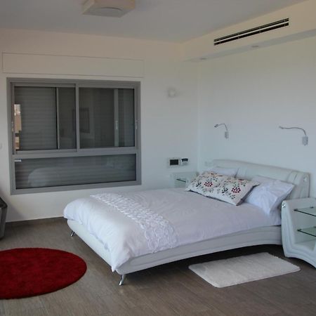 SeaScape Terraces Netanya Villa Bagian luar foto