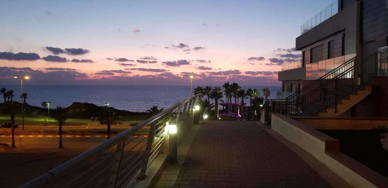 SeaScape Terraces Netanya Villa Bagian luar foto