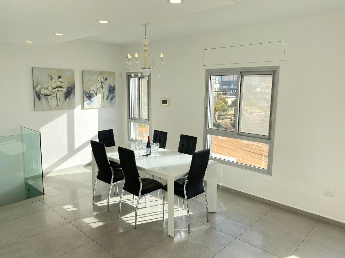 SeaScape Terraces Netanya Villa Bagian luar foto