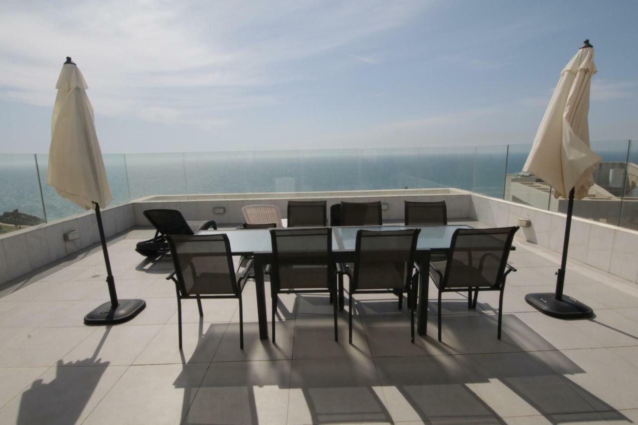 SeaScape Terraces Netanya Villa Bagian luar foto