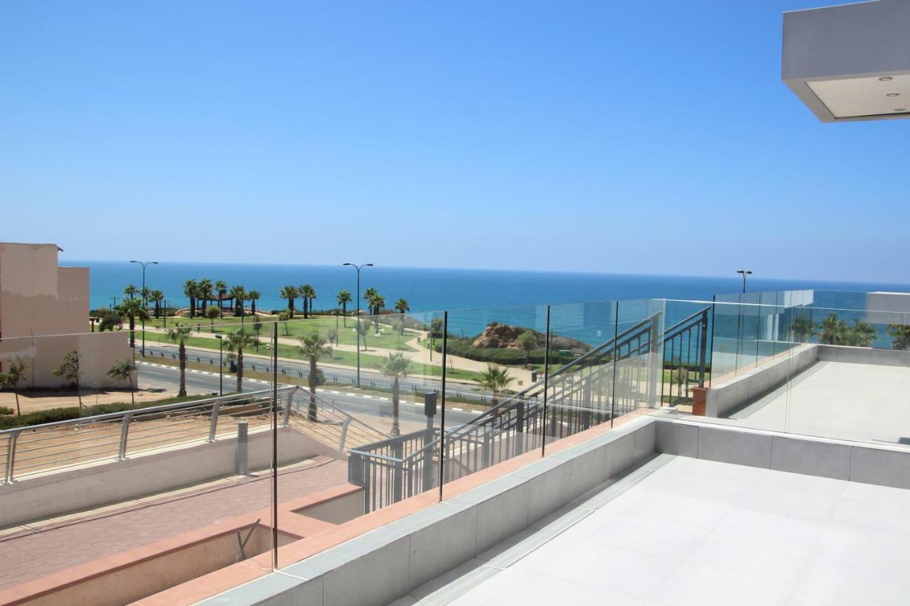 SeaScape Terraces Netanya Villa Bagian luar foto