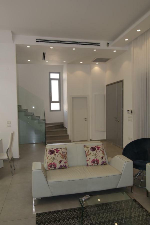 SeaScape Terraces Netanya Villa Bagian luar foto