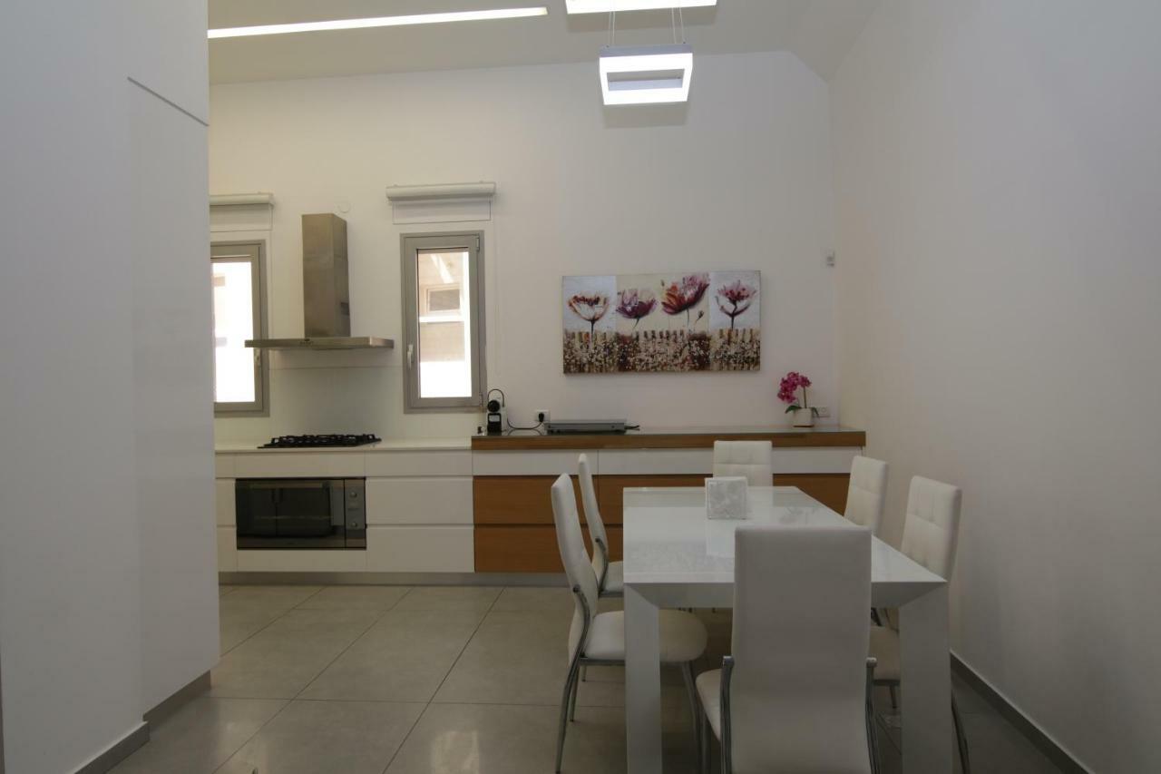 SeaScape Terraces Netanya Villa Bagian luar foto